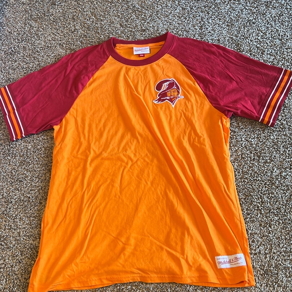 Mitchell and Ness short sleeve throwback Tampa Bay Buccaneers size XL